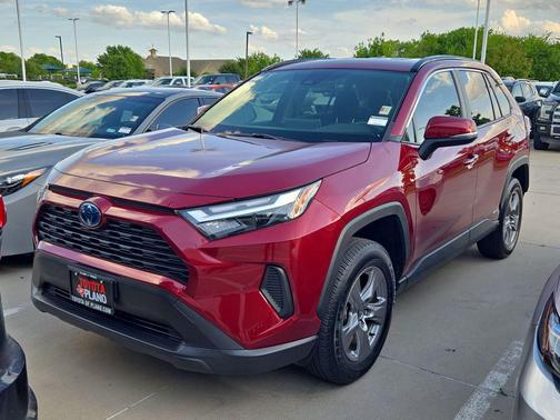 2024 Toyota RAV4 Hybrid XLE