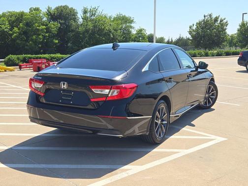 Crystal Black Pearl 2022 Honda Accord EX-L 1.5T