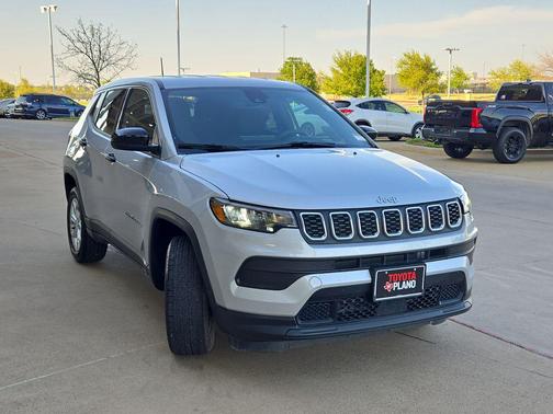 Silver Zynith Metallic Clearcoat 2024 Jeep Compass Sport