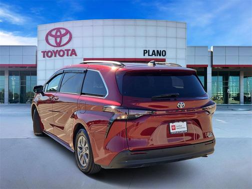 2023 Toyota Sienna XLE
