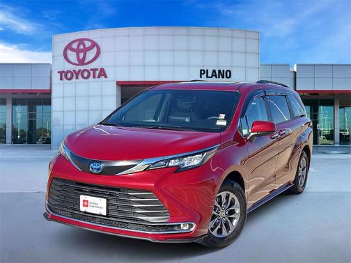2023 Toyota Sienna XLE
