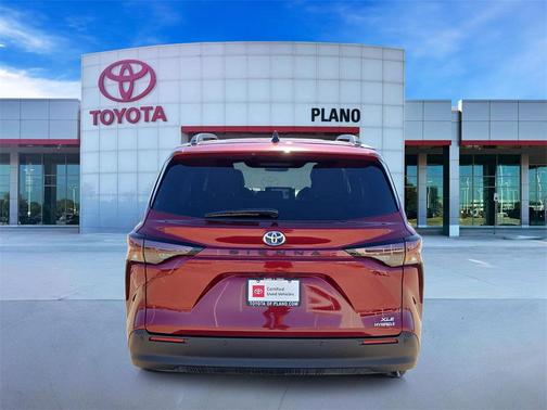 2023 Toyota Sienna XLE