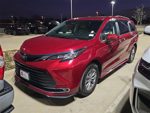 2023 Toyota Sienna XLE