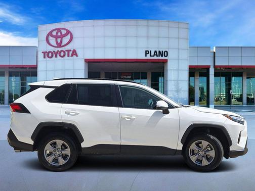 Ice 2024 Toyota RAV4 XLE