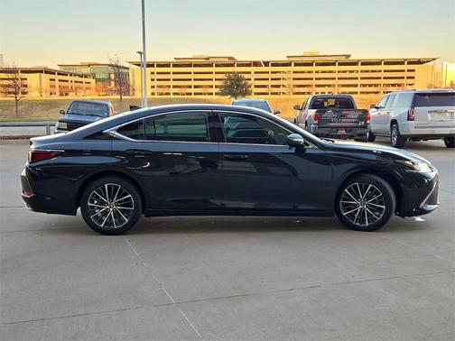 2022 Lexus ES 350 Base