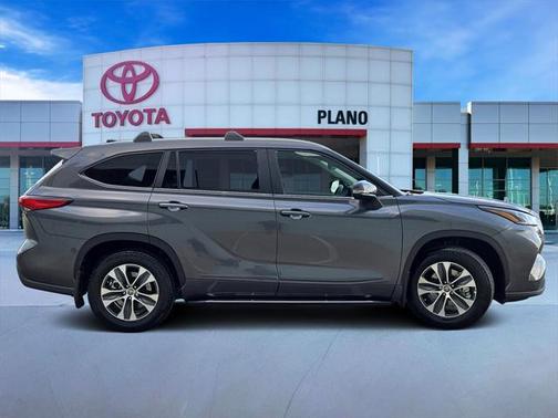 2023 Toyota Highlander Hybrid XLE