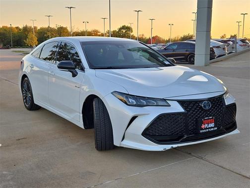 2021 Toyota Avalon Hybrid XSE