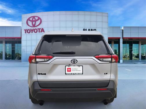 2024 Toyota RAV4 LE