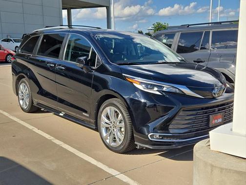 2021 Toyota Sienna Platinum 7 Passenger