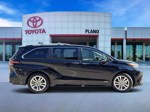2021 Toyota Sienna Platinum 7 Passenger