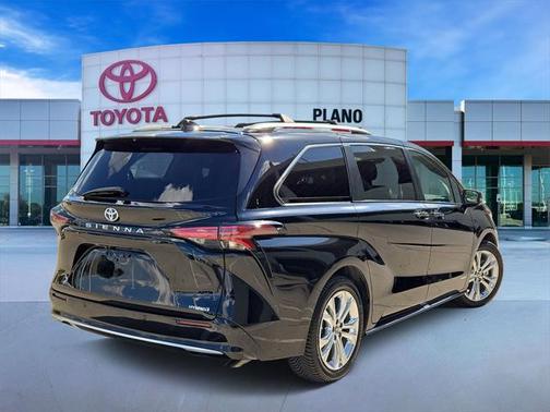 2021 Toyota Sienna Platinum 7 Passenger