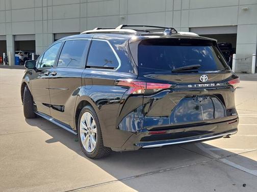 2021 Toyota Sienna Platinum 7 Passenger