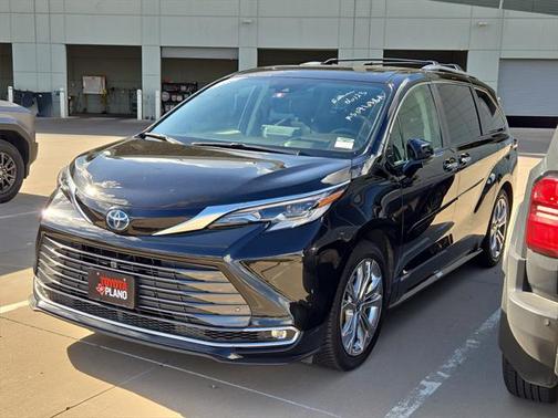 2021 Toyota Sienna Platinum 7 Passenger