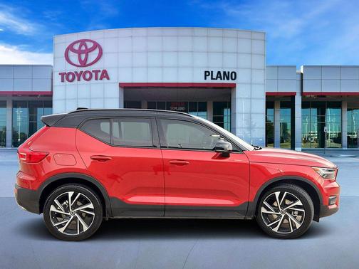 2020 Volvo XC40 T5 R-Design