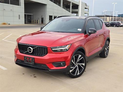 2020 Volvo XC40 T5 R-Design