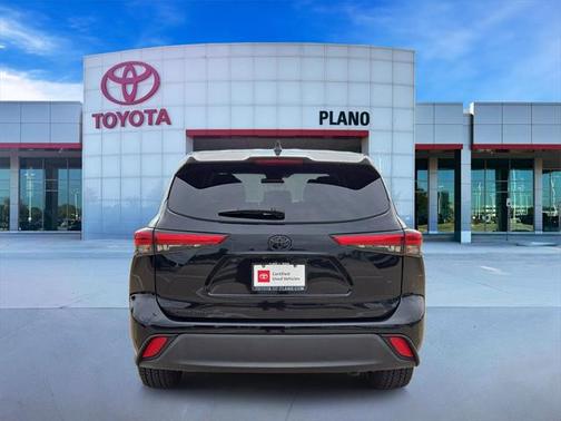 2022 Toyota Highlander L