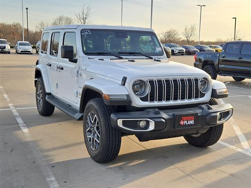 2024 Jeep Wrangler 4-Door Sahara 4x4