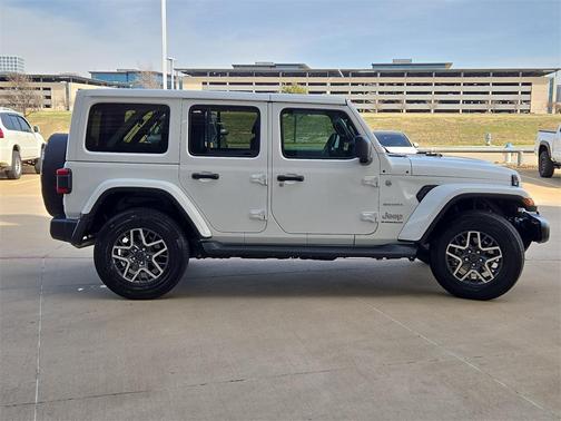 2024 Jeep Wrangler 4-Door Sahara 4x4