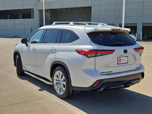 2022 Toyota Highlander Hybrid Limited