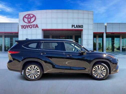 2023 Toyota Highlander Hybrid Platinum