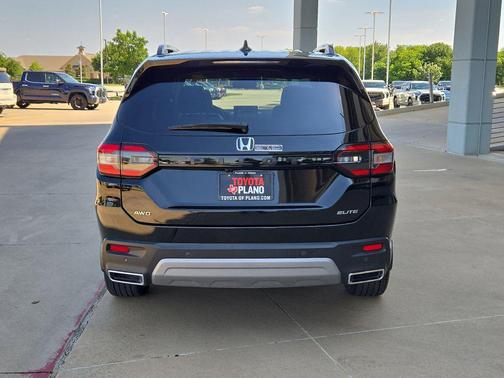 Crystal Black Pearl 2025 Honda Pilot Elite