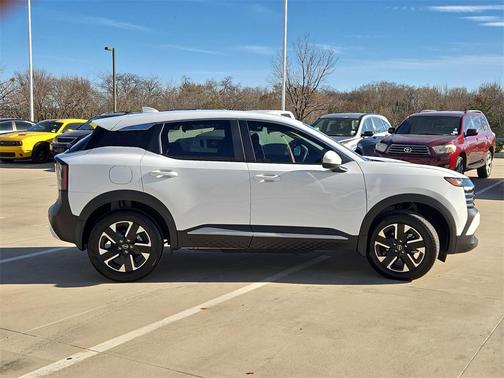 2025 Nissan Kicks SV