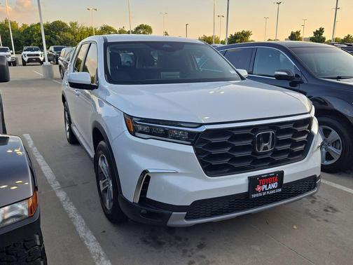 Platinum White Pearl 2023 Honda Pilot 2WD EX-L 8 Passenger
