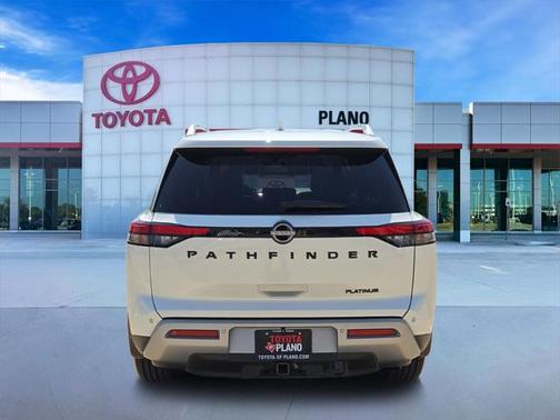 2024 Nissan Pathfinder Platinum FWD