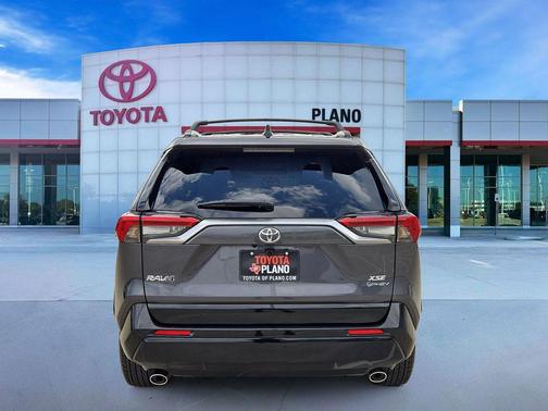 2025 Toyota RAV4 Hybrid SE