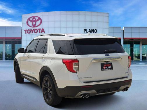 Star White Metallic Tri-Coat 2022 Ford Explorer Platinum