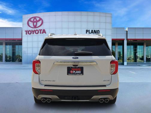 Star White Metallic Tri-Coat 2022 Ford Explorer Platinum