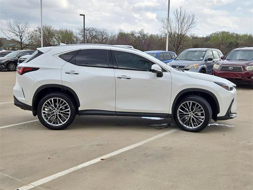 2022 Lexus NX 350h Luxury