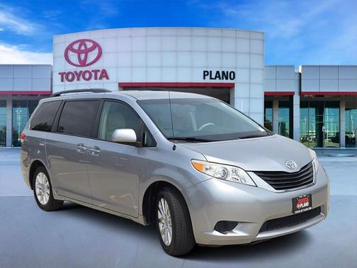 2011 Toyota Sienna LE