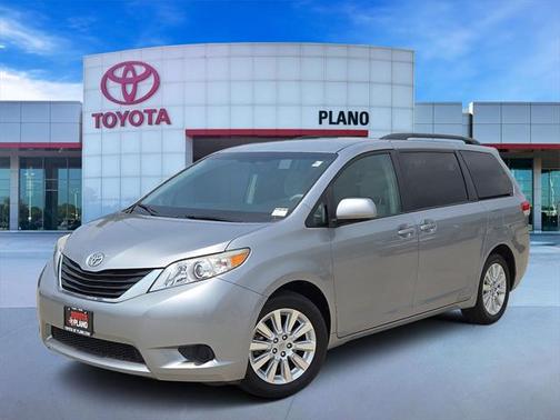 2011 Toyota Sienna LE