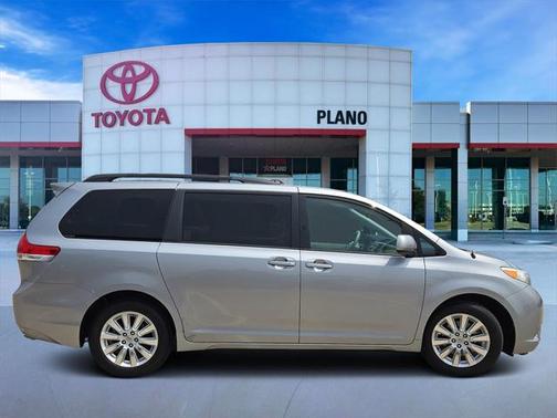 2011 Toyota Sienna LE