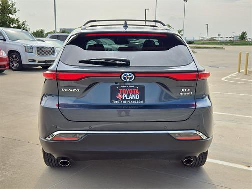 2022 Toyota Venza XLE