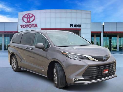 2021 Toyota Sienna XLE