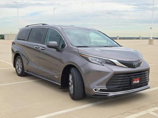 2021 Toyota Sienna XLE