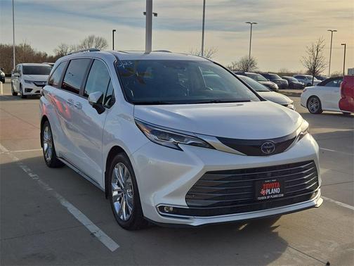 2023 Toyota Sienna Platinum 7 Passenger