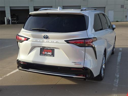2023 Toyota Sienna Platinum 7 Passenger