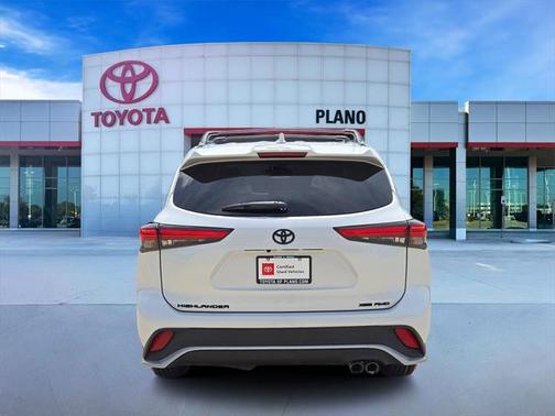 2022 Toyota Highlander XSE