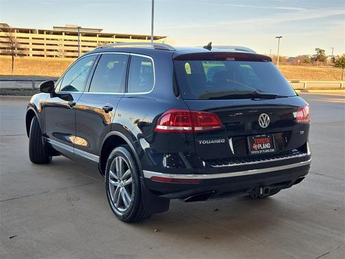 2016 Volkswagen Touareg VR6 Lux