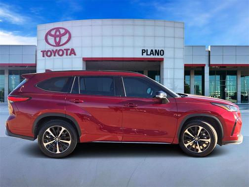 Pearl 2022 Toyota Highlander XSE