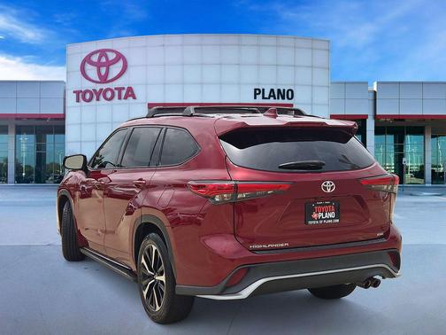 Pearl 2022 Toyota Highlander XSE