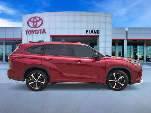 Pearl 2022 Toyota Highlander XSE