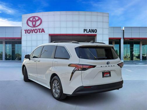 2021 Toyota Sienna LE