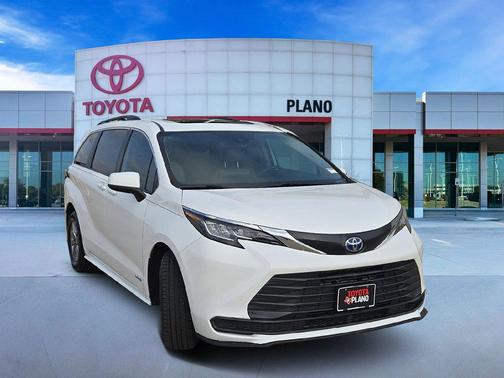 2021 Toyota Sienna LE
