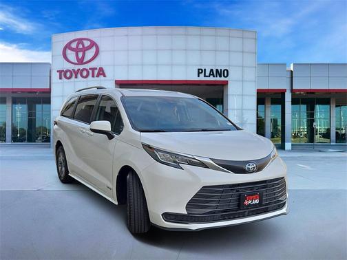 2021 Toyota Sienna LE