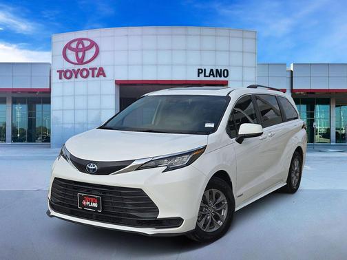 2021 Toyota Sienna LE