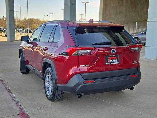2023 Toyota RAV4 Hybrid XLE